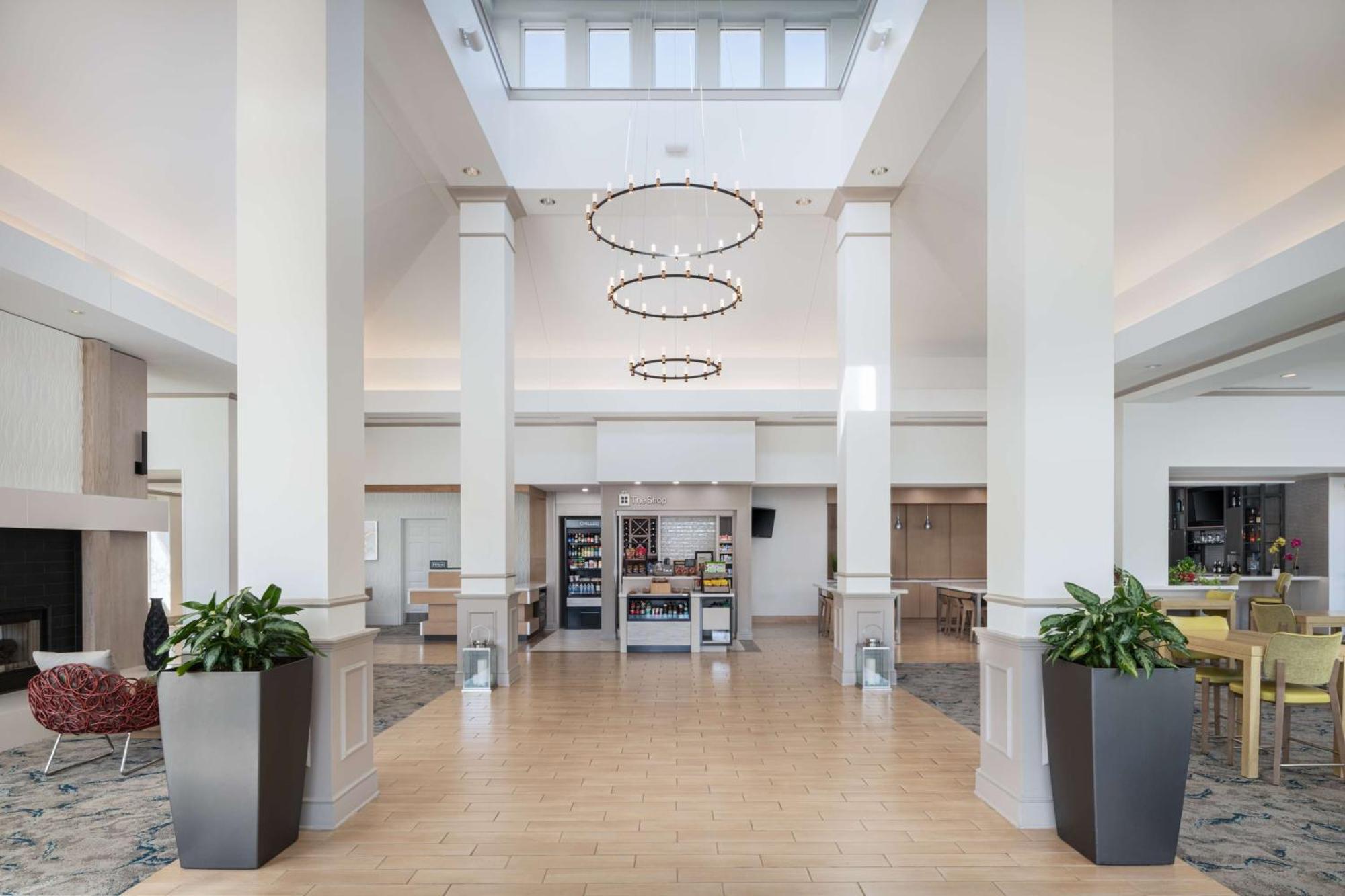 Hilton Garden Inn Saint Charles Exterior foto